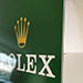 Skateboard Rolex : Skateboard Rolex est une œuvre d'art entièrement réalisée en Technique mixte sur aluminium et vernis pour un rendu de haute intensité des couleurs, 
un effet de brillance et une protection durable de la création. 