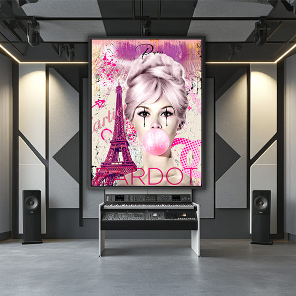 Tableau Brigitte Bardot Paris : le visage de Brigitte Bardot en gros plan, positionné au centre de l’œuvre. Le style est résolu...